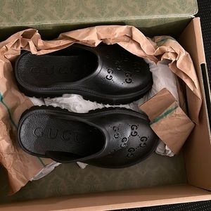 Women’s platform perforated G sandals